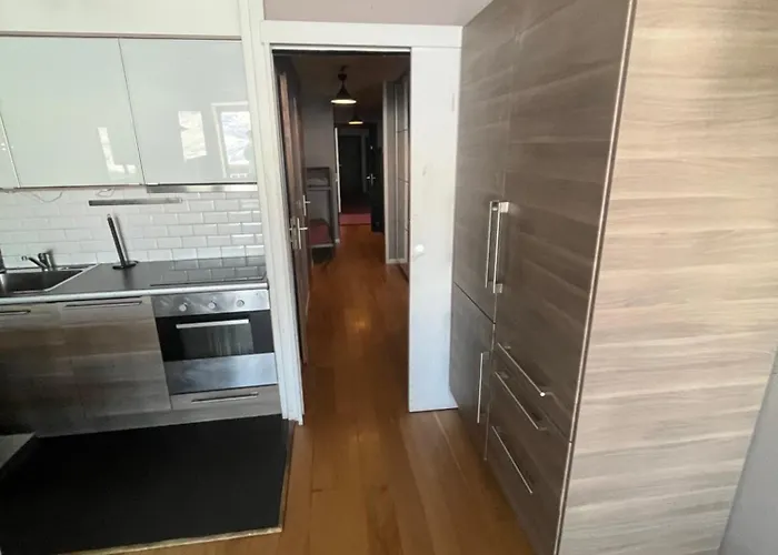 - Inout - 7 Beds Flat S-k10 *