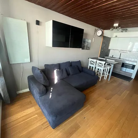 - Inout - 7 Beds Flat S-k10 * فال تورُن
