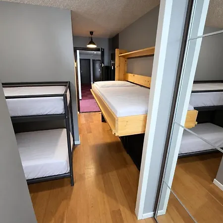 - Inout - 7 Beds Flat S-k10 *