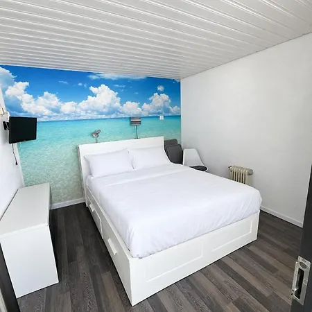 - Inout - 7 Beds Flat S-k10 *